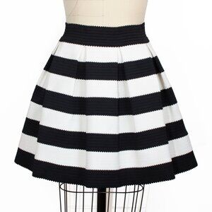 Express Black & White Stripe Textured Elastic Bandage Circle Skirt Small